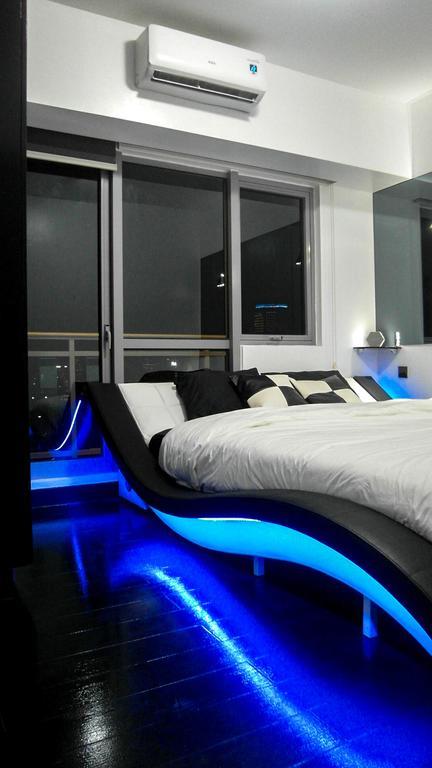 Modern Luxury Lower Penthouse Unit Манила Екстериор снимка
