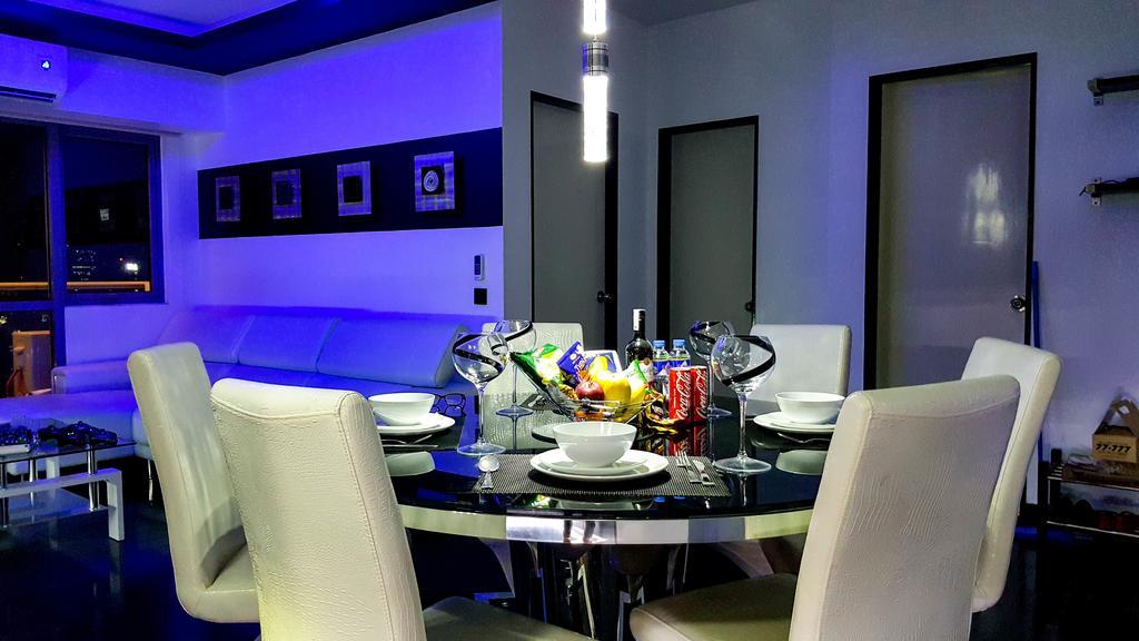 Modern Luxury Lower Penthouse Unit Манила Екстериор снимка