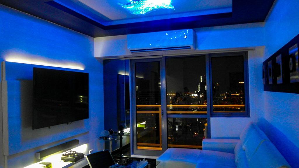 Modern Luxury Lower Penthouse Unit Манила Екстериор снимка