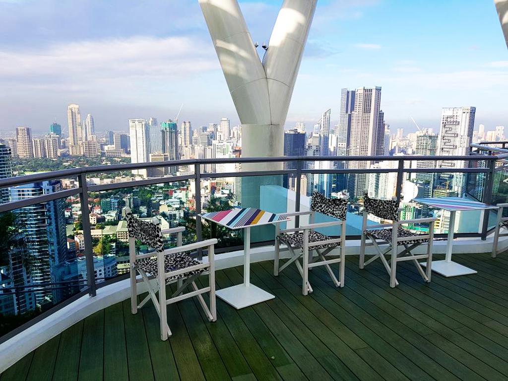 Modern Luxury Lower Penthouse Unit Манила Екстериор снимка
